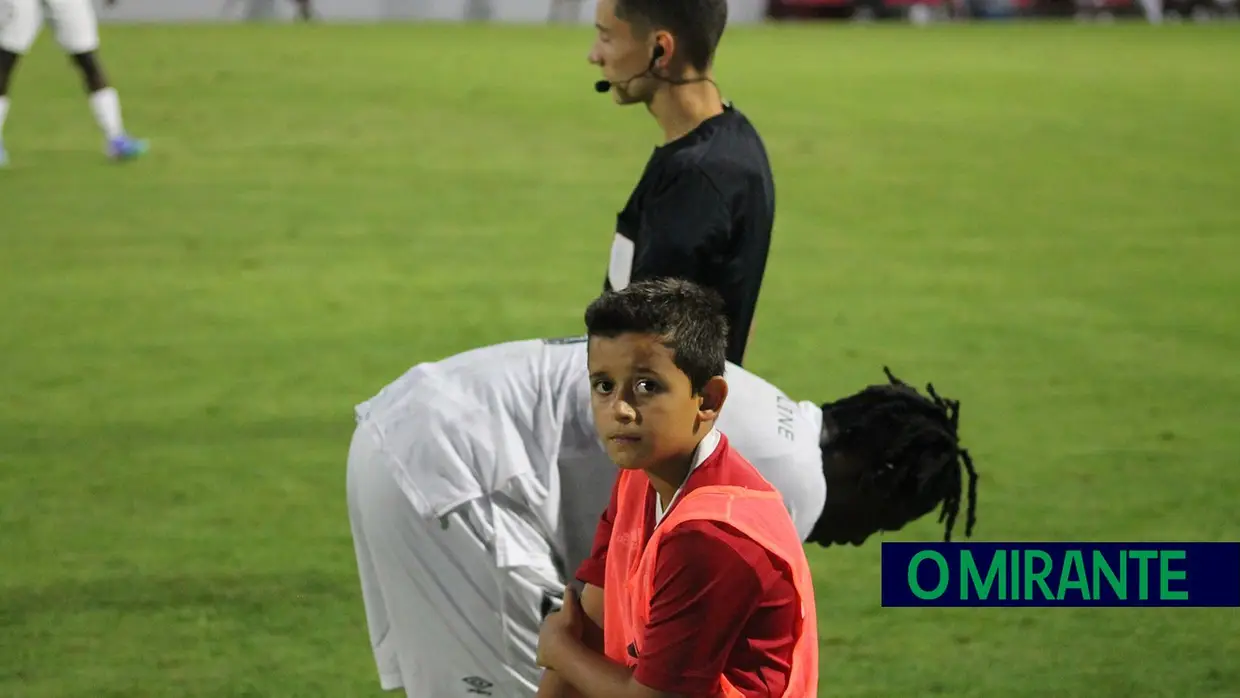 União de Santarém vence Estrela da Amadora na apresentação da equipa