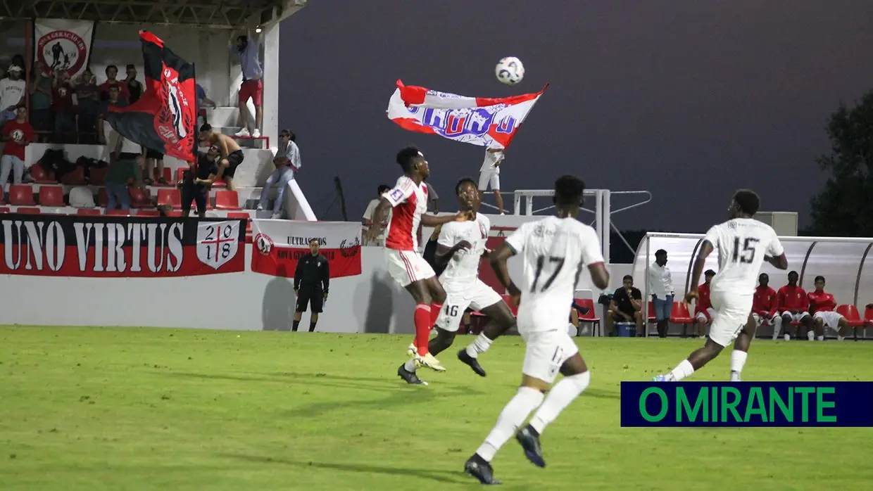 União de Santarém vence Estrela da Amadora na apresentação da equipa