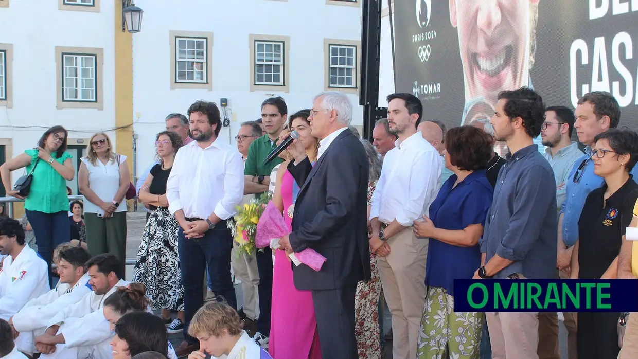 Patrícia Sampaio recebida por multidão no regresso a Tomar