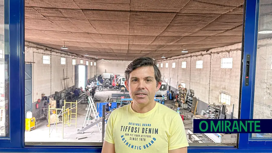 Metalo Sorraia é especializada em basculantes, carroçarias e gruas Metalo Sorraia é especializada em basculantes, carroçarias e gruas