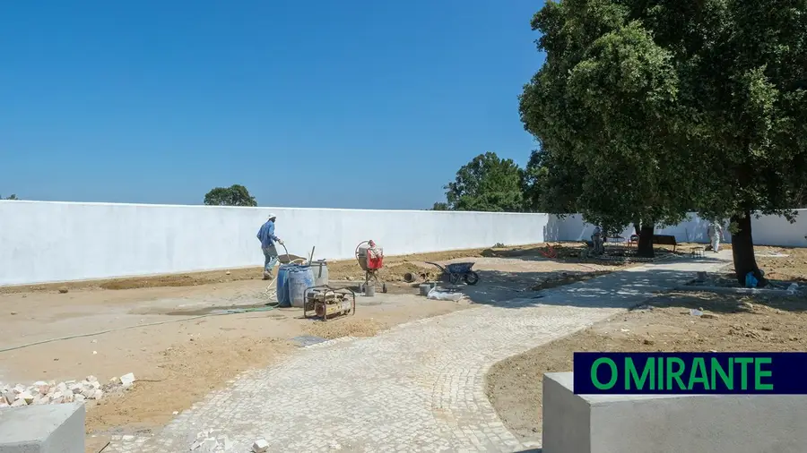 Arrancaram obras de ampliação do Cemitério da Lapa