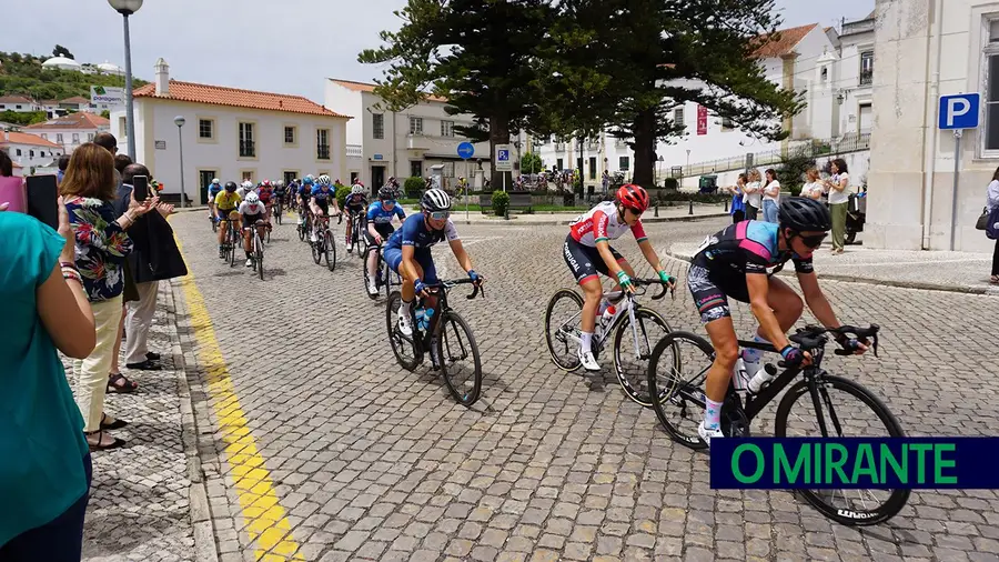 Voltas a Portugal em bicicleta animam Alenquer