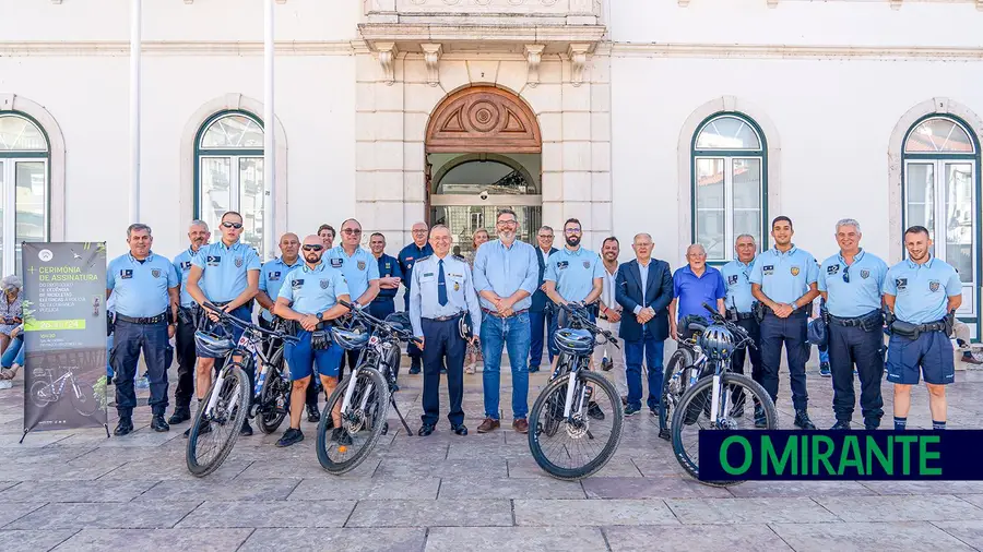 O município de Vila Franca de Xira disponibilizou à Polícia de Segurança Pública (PSP), a título gratuito, quatro bicicletas eléctricas