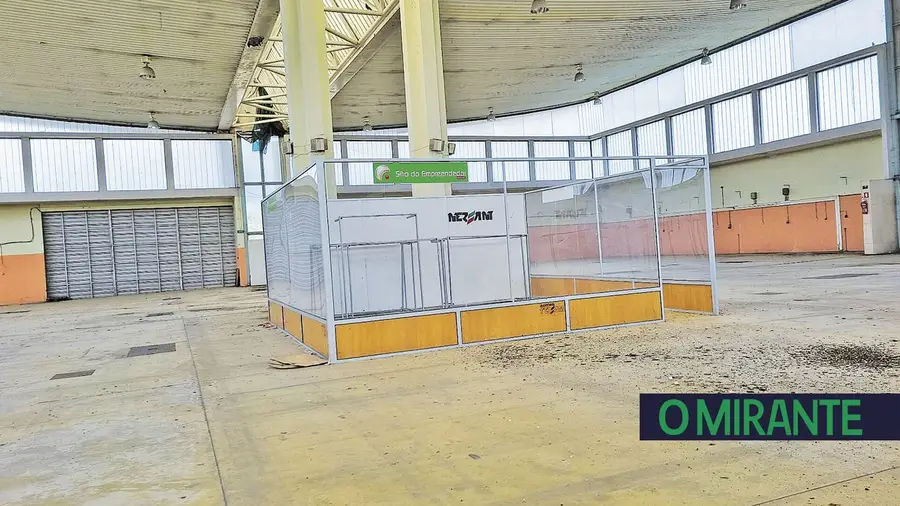Venda do pavilhão da Nersant foi assunto na reunião de câmara de Torres Novas Venda do pavilhão da Nersant foi assunto na reunião de câmara de Torres Novas