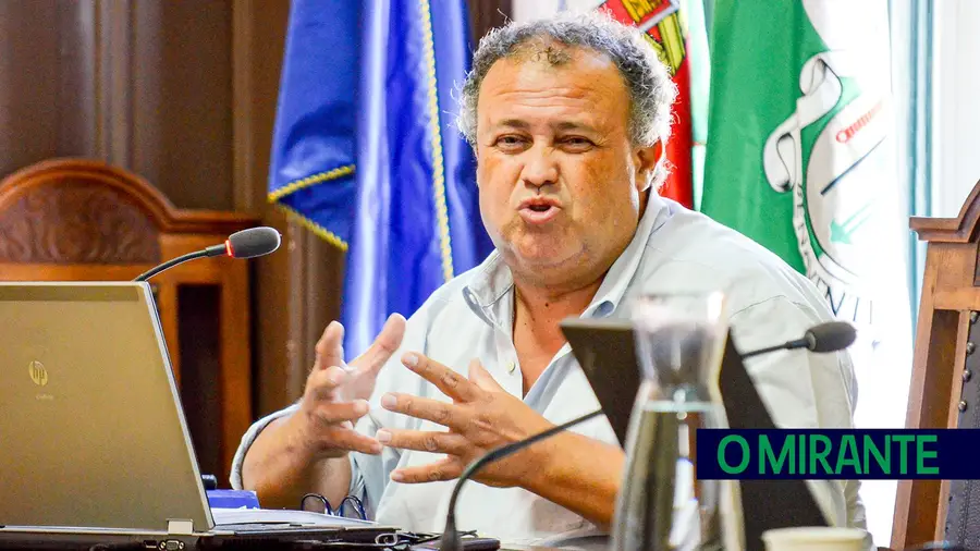 Afinal o Hélio tem muito gás para fugir Afinal o Hélio tem muito gás para fugir