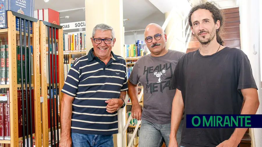 Três amigos que têm em comum a paixão pela arte de fotografar Três amigos que têm em comum a paixão pela arte de fotografar
