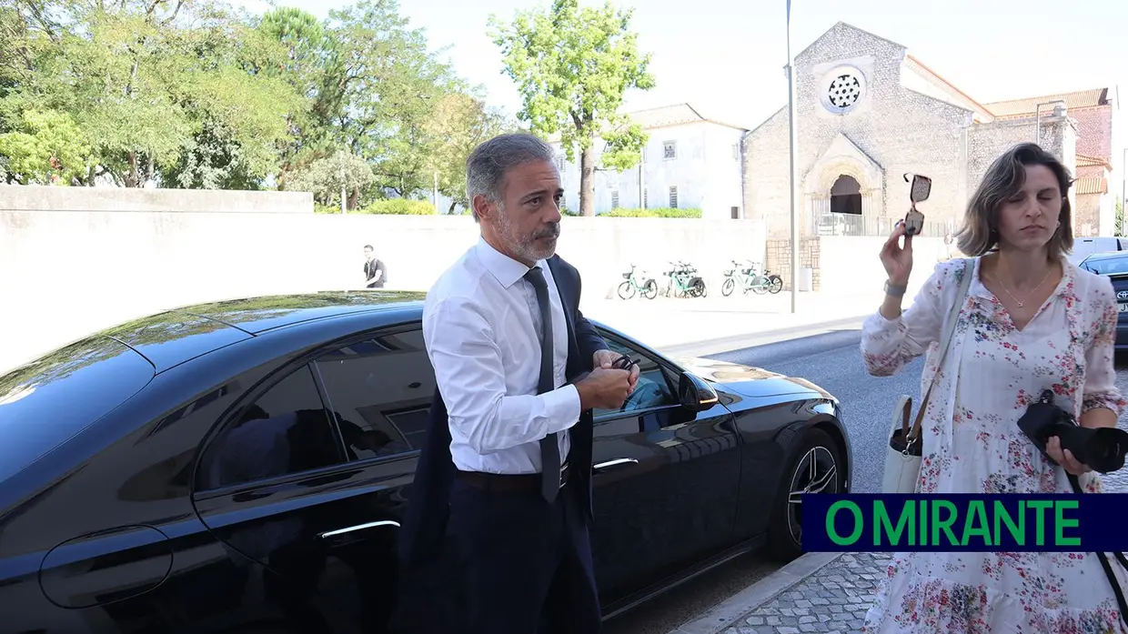 Momentos da visita do ministro Pedro Duarte à redacção de O MIRANTE