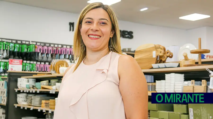 “Gosto do contacto com os clientes e de trabalhar em equipa” “Gosto do contacto com os clientes e de trabalhar em equipa”