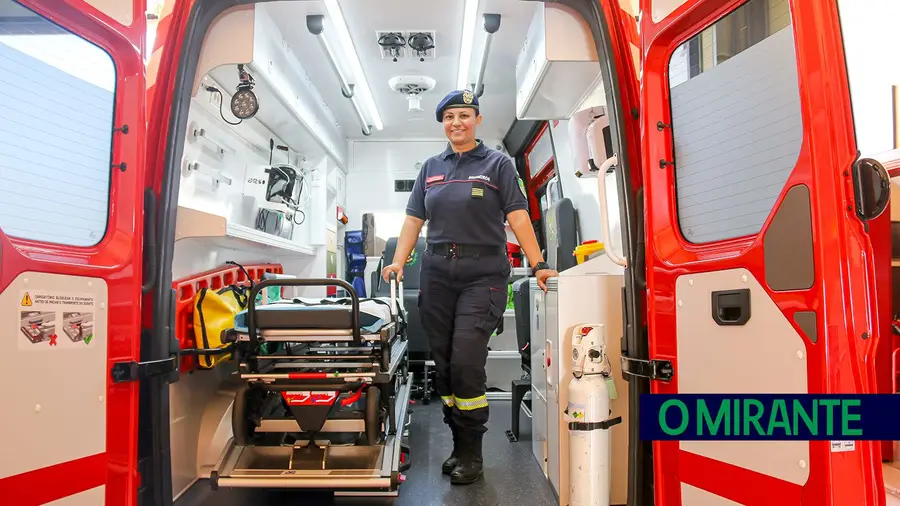 Thays Freixo: a mulher no comando dos Bombeiros de Azambuja Thays Freixo: a mulher no comando dos Bombeiros de Azambuja