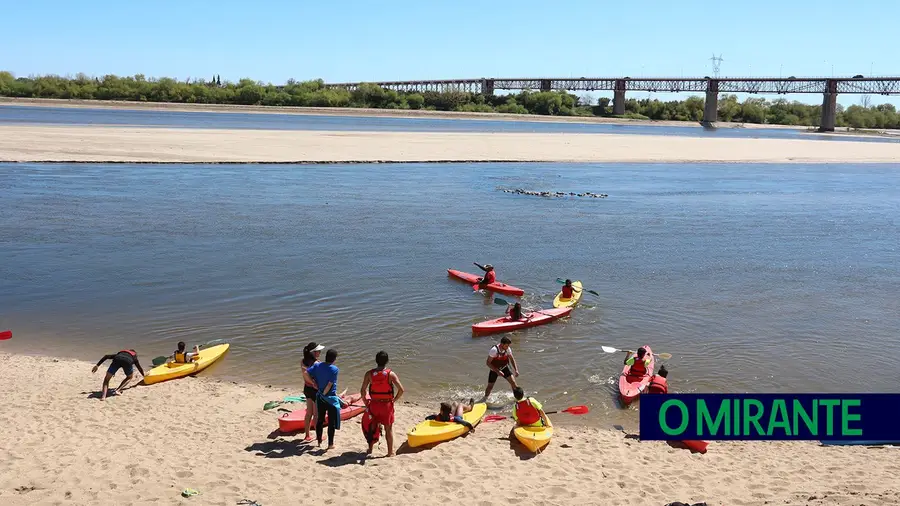 Canoagem do Agrupamento de Escolas Sá da Bandeira com apoio municipal