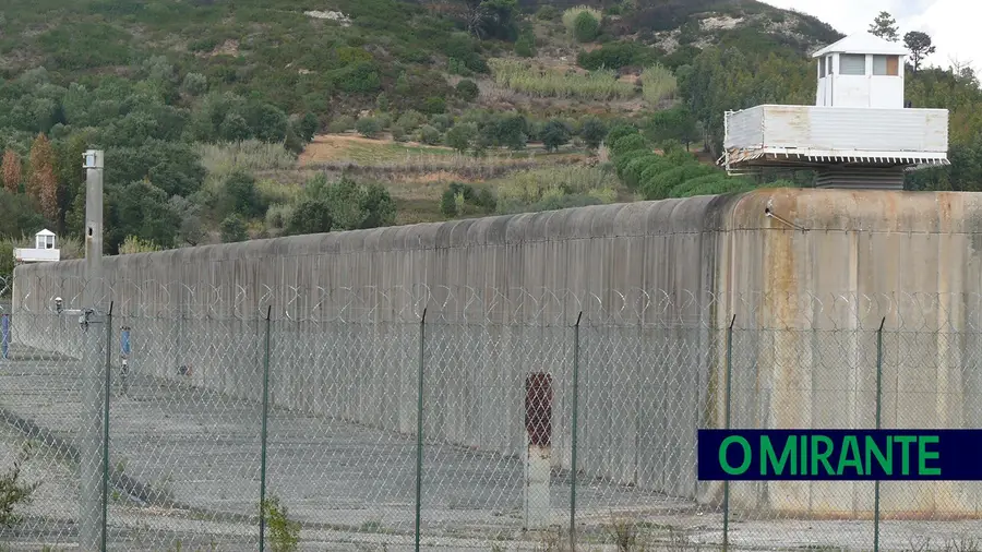 Fuga de Vale dos Judeus detectada 40 minutos após evasão Fuga de Vale dos Judeus detectada 40 minutos após evasão
