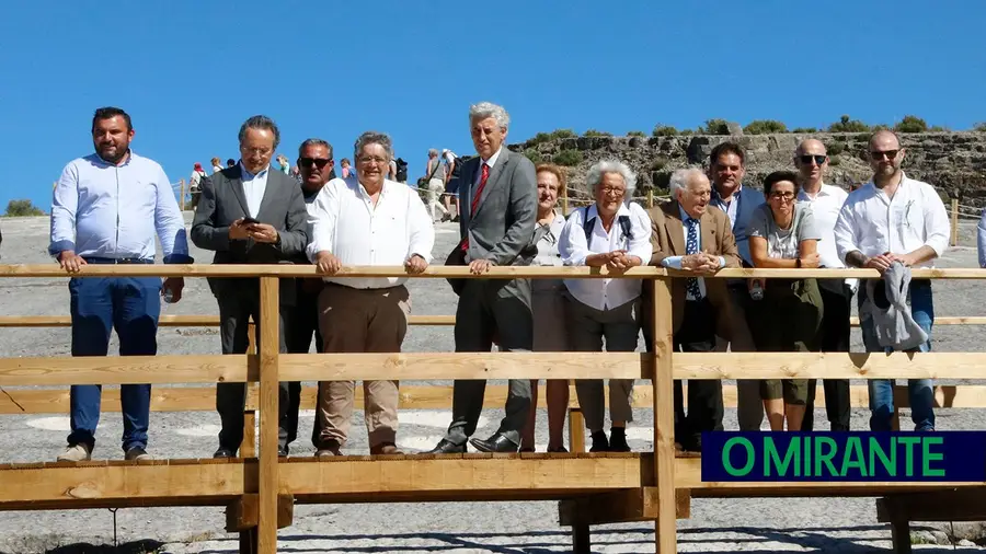 Monumento das Pegadas dos Dinossauros nas serras de Aire e Candeeiros classificado como geossítio mundial Monumento das Pegadas dos Dinossauros nas serras de Aire e Candeeiros classificado como geossítio mundial