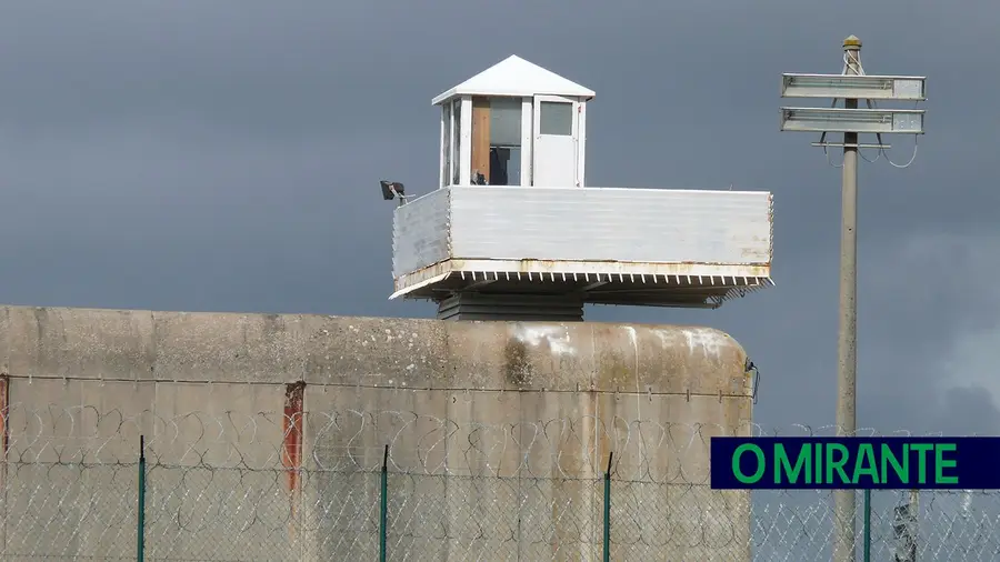 Fuga de Vale de Judeus demorou seis minutos e só foi detectada uma hora depois