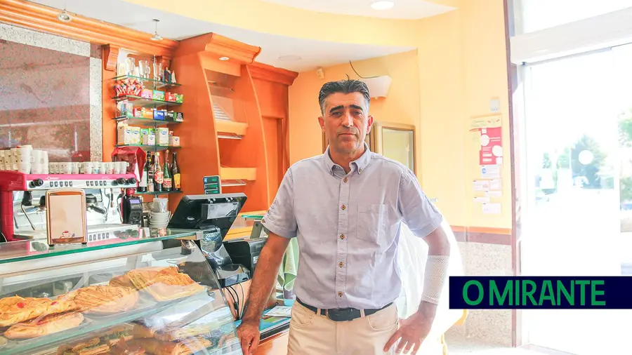 Uma pastelaria tem mais funcionários que um banco e há falta de mão-de-obra Uma pastelaria tem mais funcionários que um banco e há falta de mão-de-obra