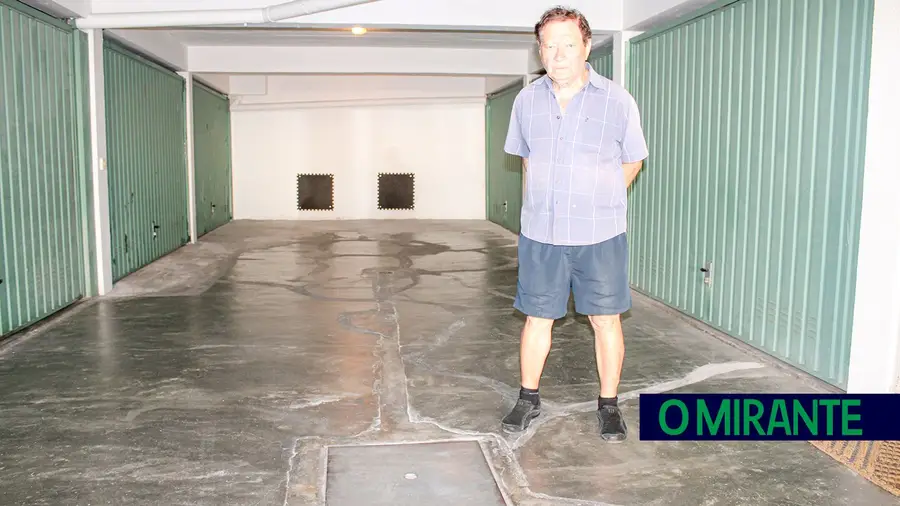 Moradores do Entroncamento ficaram com garagens inundadas e pedem contas ao município Moradores do Entroncamento ficaram com garagens inundadas e pedem contas ao município