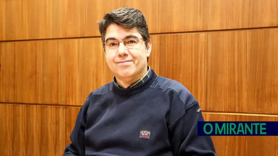 Oposição questiona contratação de pessoal na Câmara de Abrantes e Valamatos explica-se Oposição questiona contratação de pessoal na Câmara de Abrantes e Valamatos explica-se