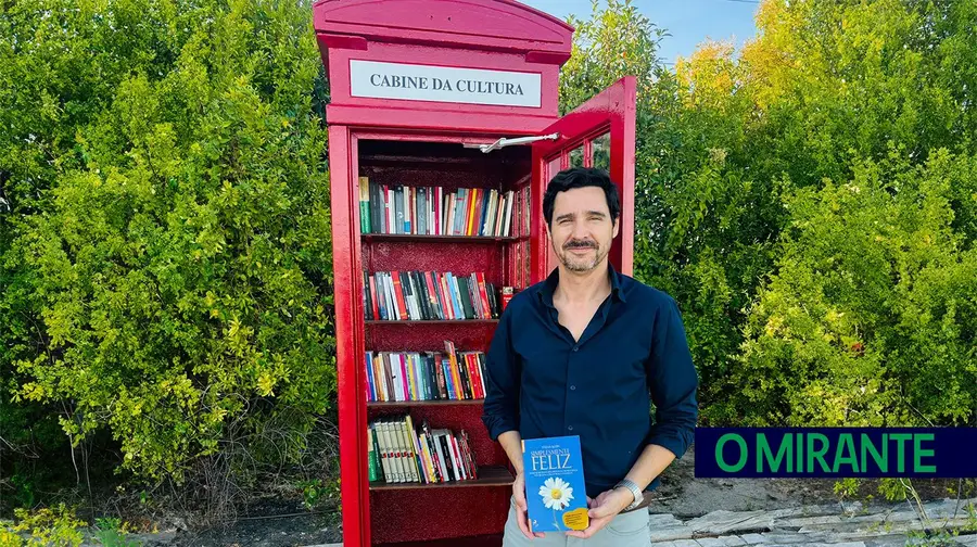 Livros da cabine de cultura de Vila Franca de Xira roubados no dia a seguir à inauguração Livros da cabine de cultura de Vila Franca de Xira roubados no dia a seguir à inauguração