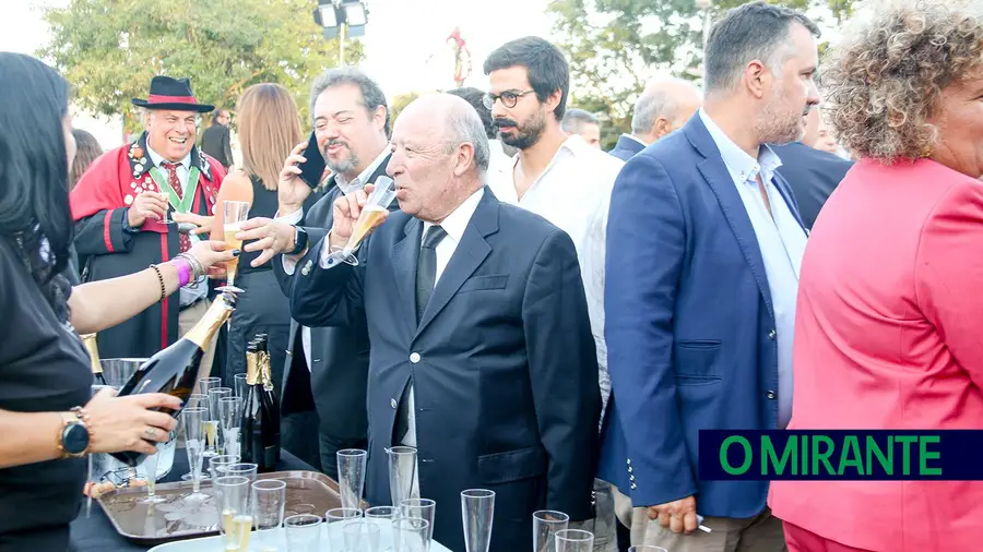 Venha a nós o vosso branco... Venha a nós o vosso branco...