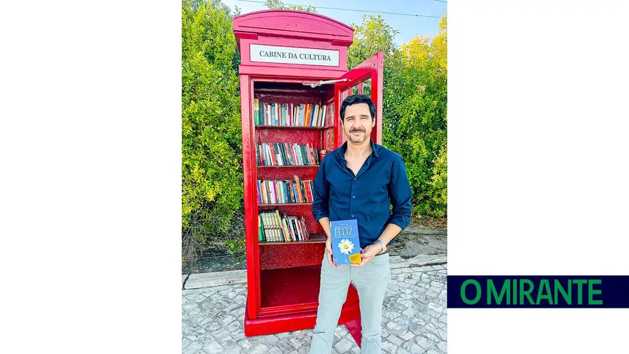 Livros da cabine de cultura de Vila Franca de Xira roubados no dia seguinte à inauguração Livros da cabine de cultura de Vila Franca de Xira roubados no dia seguinte à inauguração