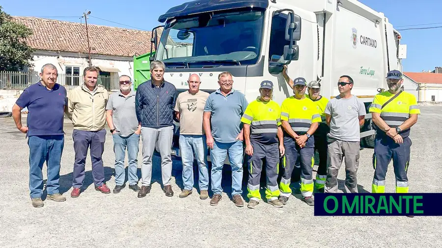 Nova viatura para recolher o lixo no Cartaxo Nova viatura para recolher o lixo no Cartaxo