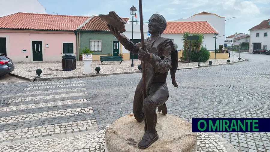 Estátua do Campino na Golegã foi restaurada e mudou de local Estátua do Campino na Golegã foi restaurada e mudou de local