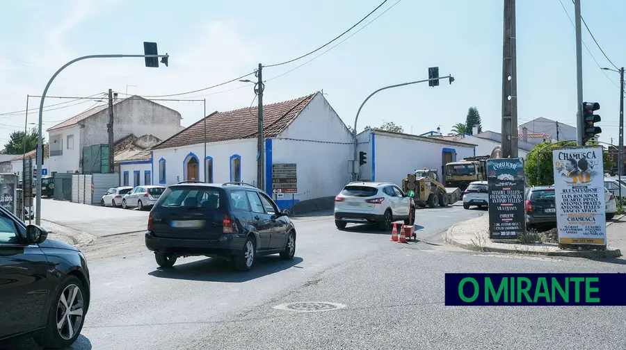 Circulação alternada em Vila Chã de Ourique para alcatroamento da via