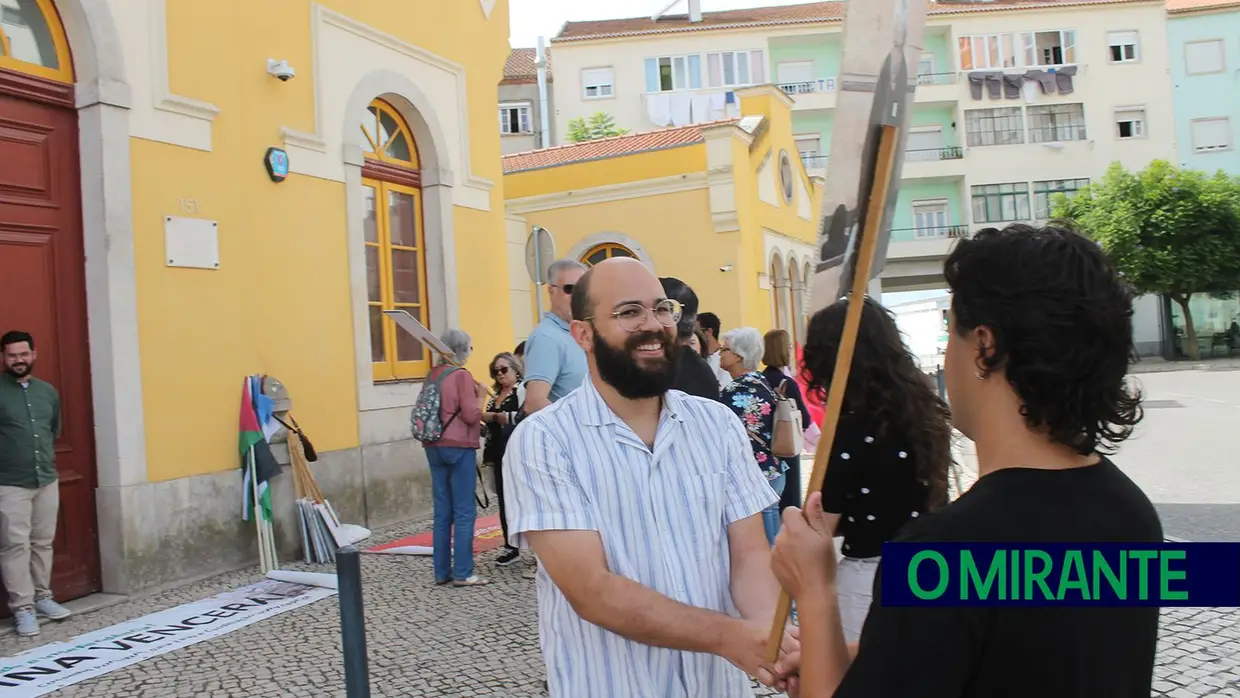 Desfile pelo direito à habitação em Santarém