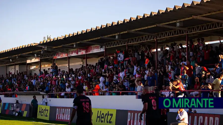 União de Santarém perde com o líder Belenenses