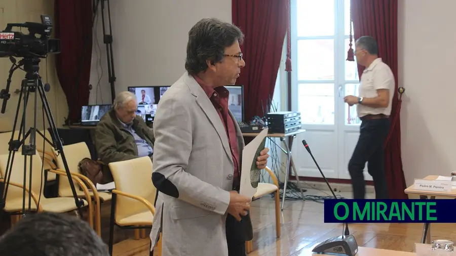 Munícipe critica acumulação de lixo em Tomar Munícipe critica acumulação de lixo em Tomar