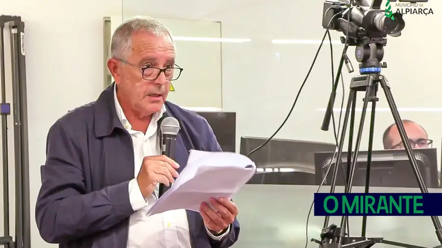 Rosa do Céu faz prova de vida na assembleia municipal Rosa do Céu faz prova de vida na assembleia municipal