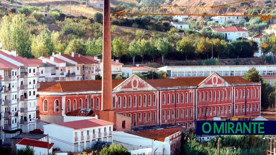 Investidor desiste de projecto em Alenquer para transformar antiga fábrica em hotel termal Investidor desiste de projecto em Alenquer para transformar antiga fábrica em hotel termal