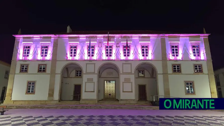 Tomar assinala Mês de Sensibilização para o Cancro da Mama Tomar assinala Mês de Sensibilização para o Cancro da Mama