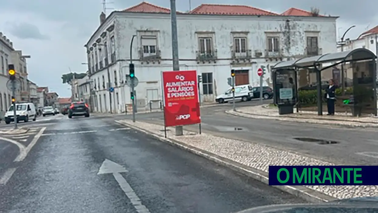 Propaganda política polui e descaracteriza espaço público em Santarém