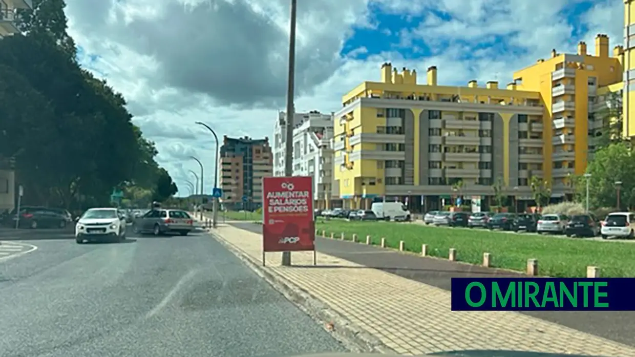 Propaganda política polui e descaracteriza espaço público em Santarém