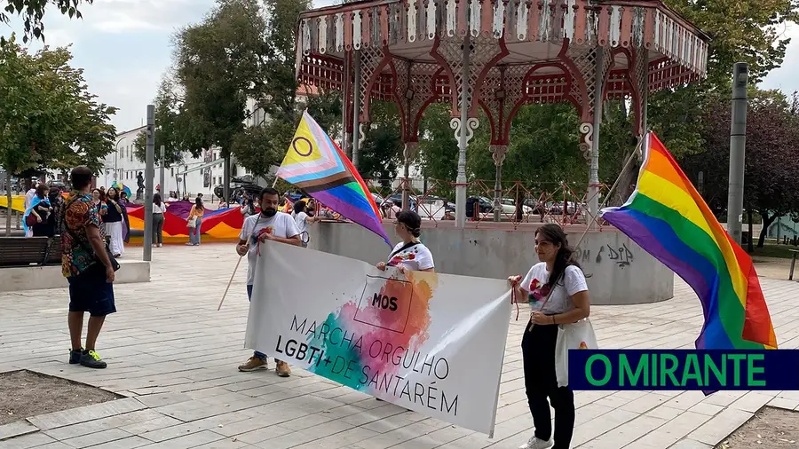 Assembleia Municipal de Santarém reprova saudação à Marcha do Orgulho LGBT Assembleia Municipal de Santarém reprova saudação à Marcha do Orgulho LGBT