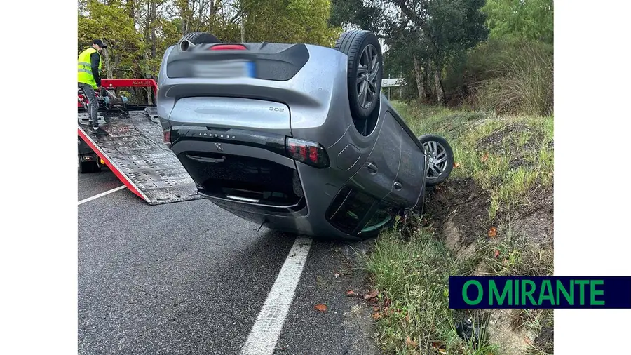 Provoca acidente e põe-se em fuga na Nacional 3 no Cartaxo