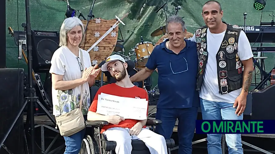 Bombeiros Torrejanos angariam mais de oito mil euros para ajudar André Trindade Bombeiros Torrejanos angariam mais de oito mil euros para ajudar André Trindade