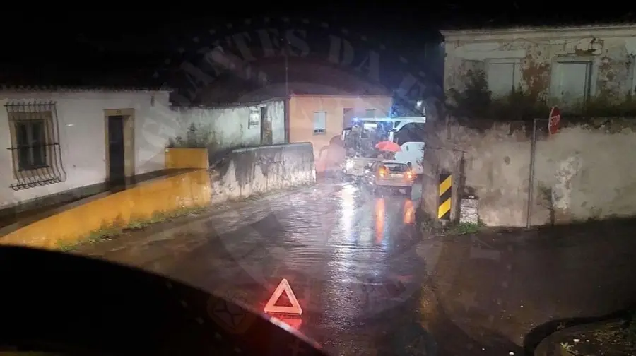 Trânsito cortado no Vale de Santarém Trânsito cortado no Vale de Santarém