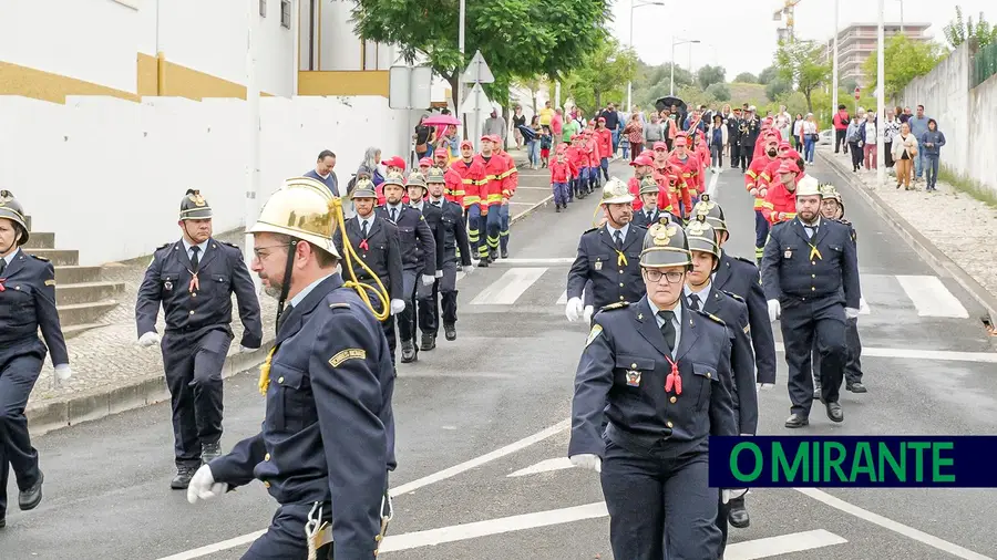 Bombeiros Torrejanos celebram aniversário com elogios ao município e associados Bombeiros Torrejanos celebram aniversário com elogios ao município e associados