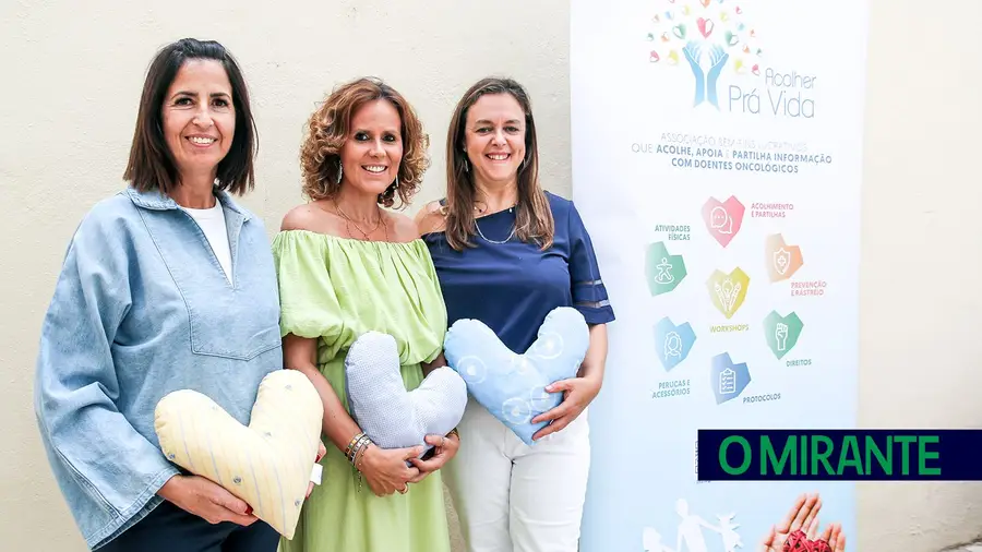 Voluntárias da Acolher Prá Vida fazem a diferença no apoio a doentes com cancro Voluntárias da Acolher Prá Vida fazem a diferença no apoio a doentes com cancro