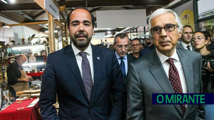 Lá se foi o jantar à conta do Orçamento Lá se foi o jantar à conta do Orçamento