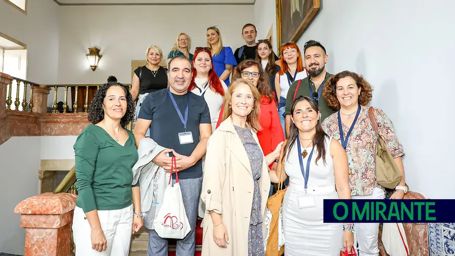 Um grupo de doze professores Um grupo de doze professores