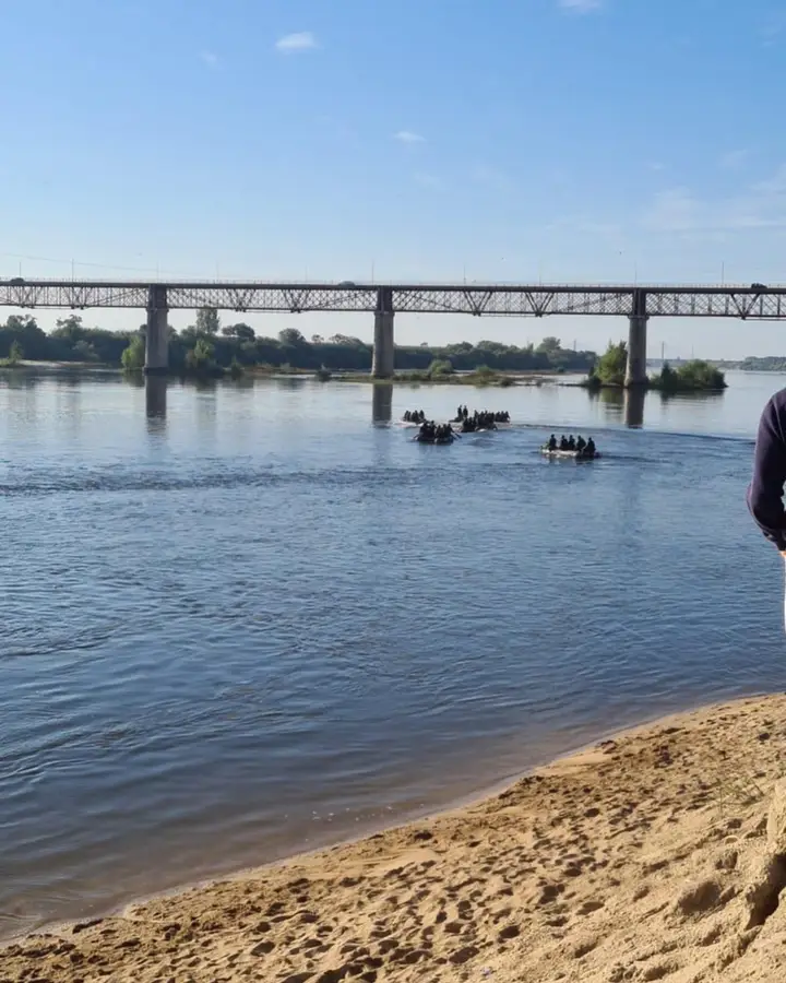 Fuzileiros a remarem desde Santarém até Vila Franca de Xira