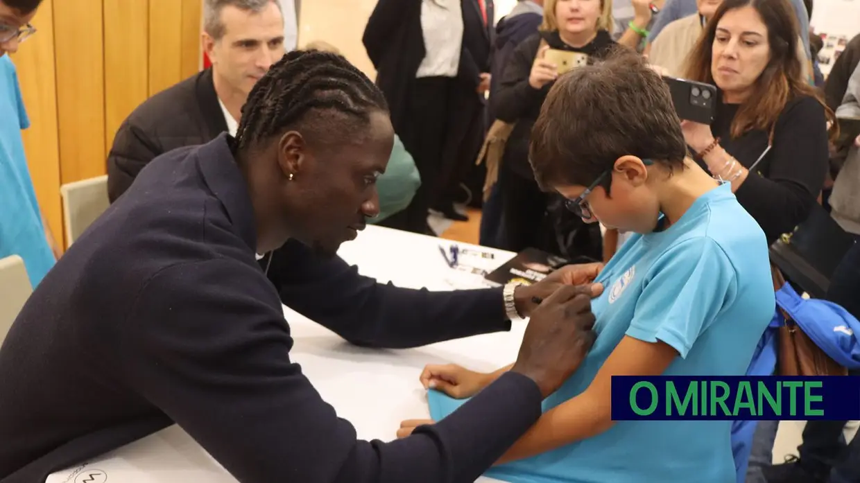 Éder e Pauleta inauguram exposição do centenário da Associação de Futebol de Santarém