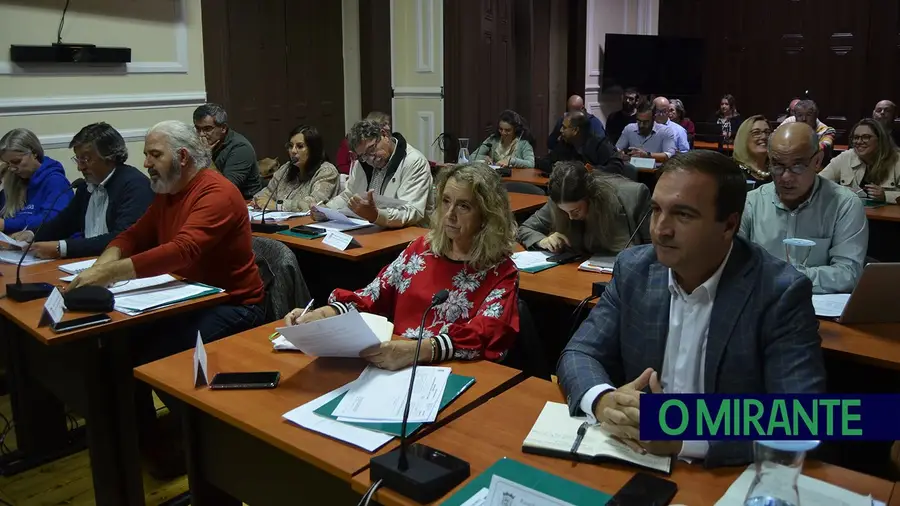 Assembleia Municipal de Benavente aprova quarta revisão orçamental Assembleia Municipal de Benavente aprova quarta revisão orçamental