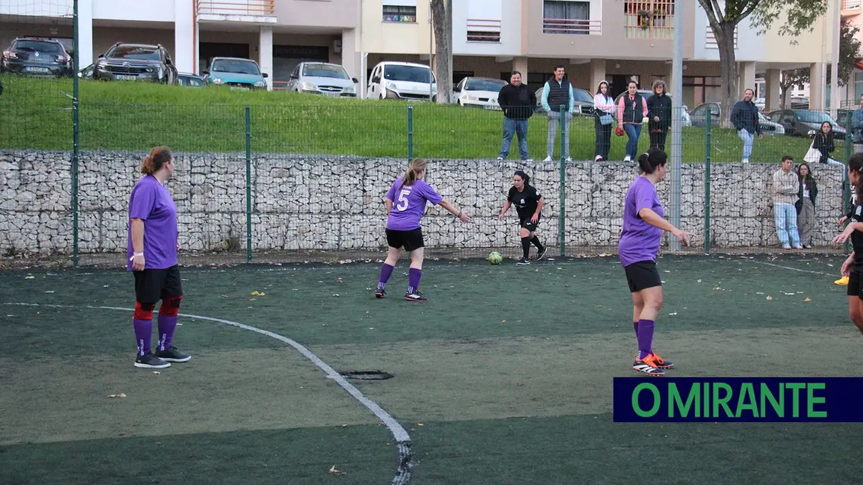 Já arrancou a nova liga de futebol de rua feminino na região