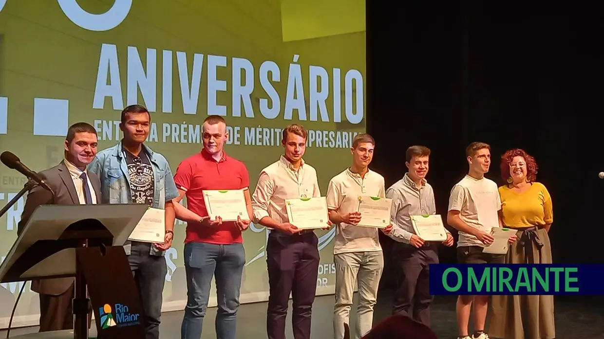 Entrega de diplomas no 32º aniversário da Escola Profissional de Rio Maior