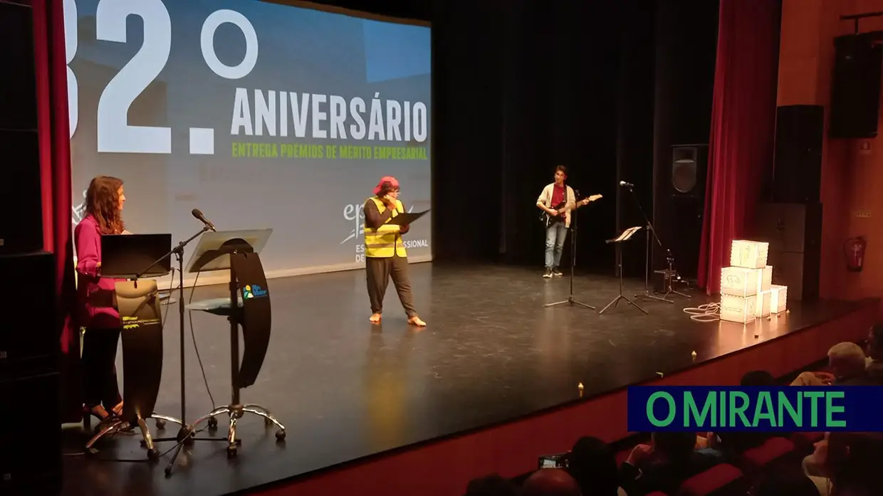 Entrega de diplomas no 32º aniversário da Escola Profissional de Rio Maior