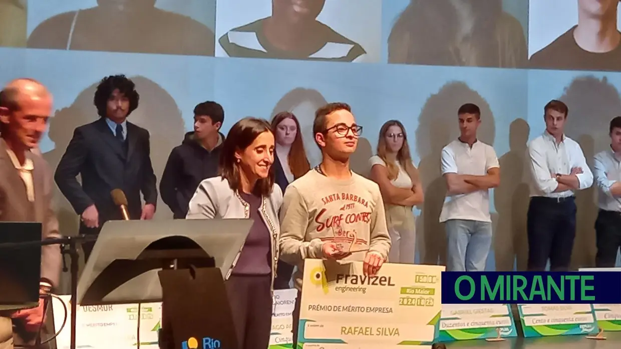 Entrega de diplomas no 32º aniversário da Escola Profissional de Rio Maior