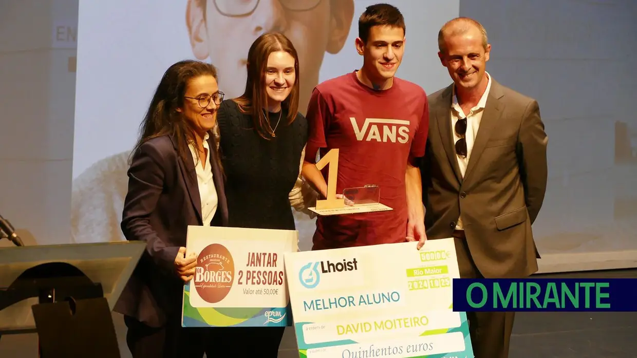 Entrega de diplomas no 32º aniversário da Escola Profissional de Rio Maior